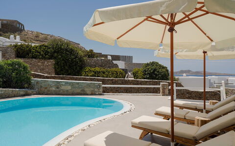 Villa Athella: Udvej, Stol, Skygge, Hav, Udendørs Møbler, Altan, Kyst, Ocean, Eco Hotel, Hotel