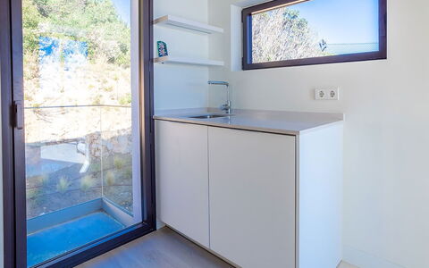 Villa Mirante: Indretning, Hjem, Glas, Værelse, Sanitærarmatur, Countertop, Bejdse, Håndvask, Tap, Hårdttræ