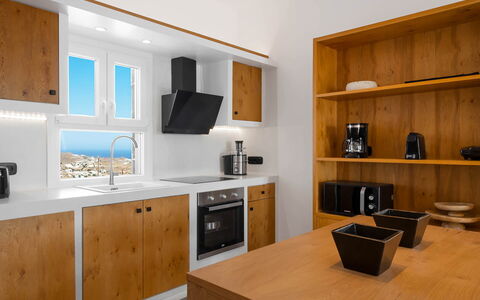 Villa Osiride: Cabinetry, Countertop, Køkken, Møbel, Skab, Køkken Apparat, Bejdse, Husholdningsapparat, Krydsfiner, Skuffe
