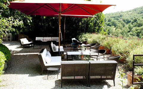 Borgo di San Biagio: Møbel, Paraply, Udendørs Møbler, Stol, Bord, Udendørs Bord, Skygge, Have, Forår