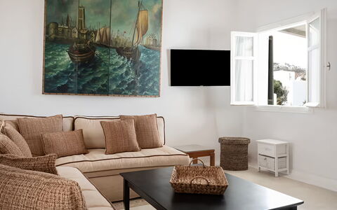 Mykonos Pool House 3: Møbel, Indretning, Couch, Stue, Bord, Værelse, Hjem, Billedramme, Etage