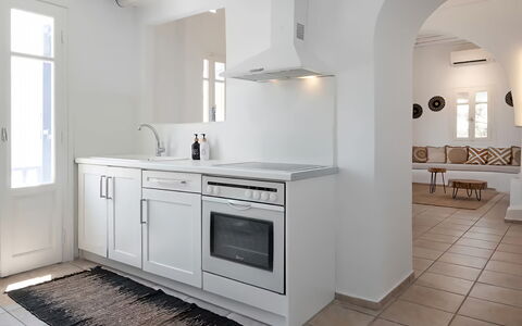 Mykonos Pool House 9: Gulvbelægning, Indretning, Møbel, Etage, Køkken, Countertop, Cabinetry, Større Bandage, Loft, Køkken Apparat