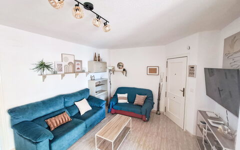 Los Ibicencos: Møbel, Indretning, Gulvbelægning, Væg, Couch, Etage, Værelse, Træ, Loft, Stue