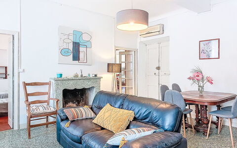 Casa Lucia: Møbel, Indretning, Gulvbelægning, Couch, Væg, Etage, Træ, Værelse, Loft, Stue