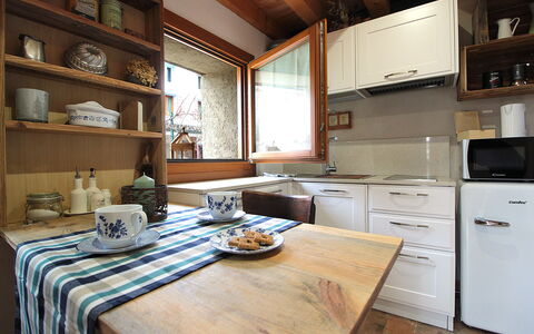 La Casetta dei Palù, Valdobbiadene: Køkken, Møbel, Køkken Apparat, Countertop, Større Bandage, Træ, Cabinetry, Indretning, Gulvbelægning, Husholdningsapparat