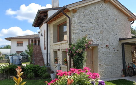La Casetta dei Palù, Valdobbiadene: Væg, Bygning, Vindue, Hus, Hjem, Dør, Busk, Boligområde, Sommerhus