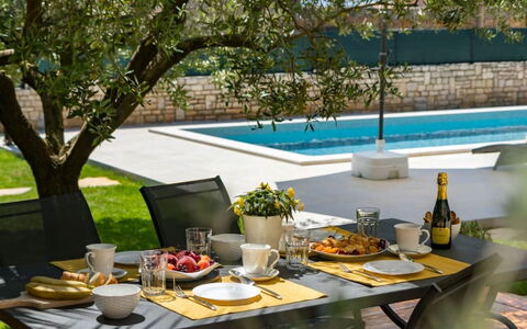 Villa Pietra: Hav, Ocean, Kyst, Sollys, Skygge, Aften, Altan, Markise, Strand, Skygge