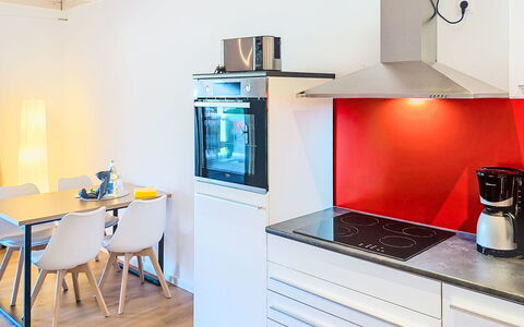 Wingst 105: Indretning, Gulvbelægning, Møbel, Køkken, Etage, Større Bandage, Træ, Køkken Apparat, Loft, Countertop