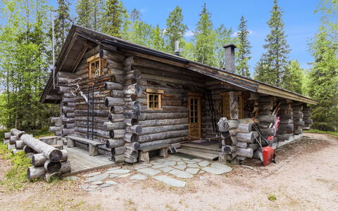 Kelovarila: Træ, Sommerhus, Tag, Bjælkehytte, Hytte, Lærk, Garden Bygninger, Skur, Hytte