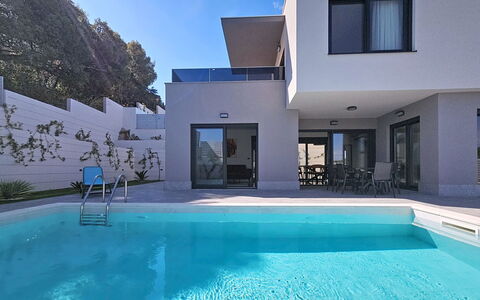 Aloa i: Blå, Svømmepøl, Estate, Villa, Udvej, Design, Eco Hotel, Hotel, Gårdsplads