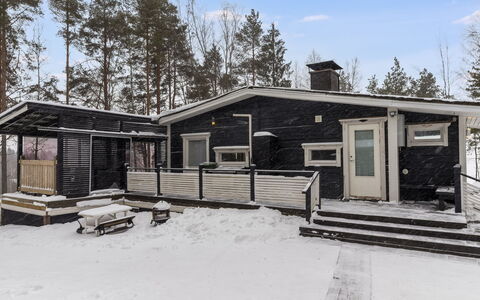 Villa Kökköharju: Vinter, Sne, Hjem, Fryser, Sommerhus, Sidespor, Bjælkehytte, Is, Dagslys