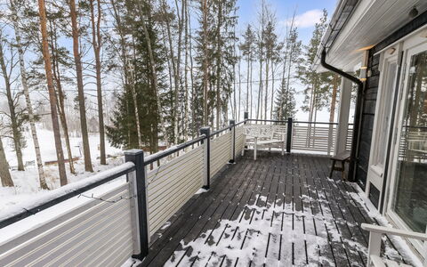 Villa Kökköharju: Træ, Vinter, Dæk, Gelænder, Sne, Fryser, Altan, Hegn, Hårdttræ, Veranda