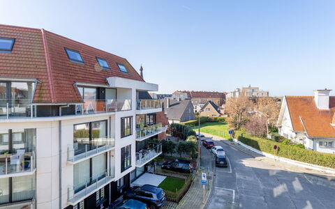 Studio 4.3 with Balcony & Airco: Bakke, Hjem, Bjergkæde, Hill Station, Hældning, Altan, Sommerhus, Alps, Dal, Kam