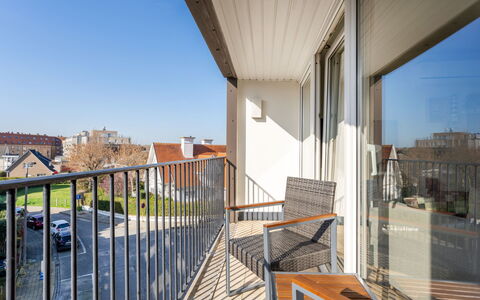 Studio 4.3 with Balcony & Airco: Bakke, Hjem, Bjergkæde, Hill Station, Hældning, Altan, Sommerhus, Alps, Dal, Kam