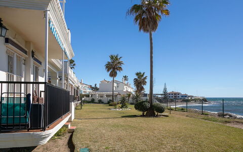 El Faro on the Beach: Kyst, Strand, Hav, Kyst, Badeby, Sand, Ocean, Skygge, Mansion