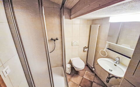 Chalet le Rhônasson: Etage, Gulvbelægning, Indretning, Værelse, Soveværelse, Seng, Loft, Sengetøj, Sengetøj, Bed Frame