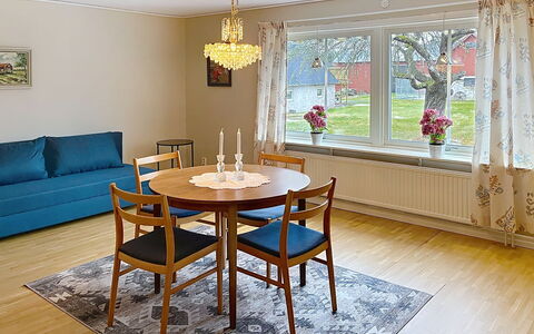 Villa Gärdet: Møbel, Indretning, Gulvbelægning, Etage, Træ, Trægulve, Bord, Loft, Spisestue, Køkken & Spisebord