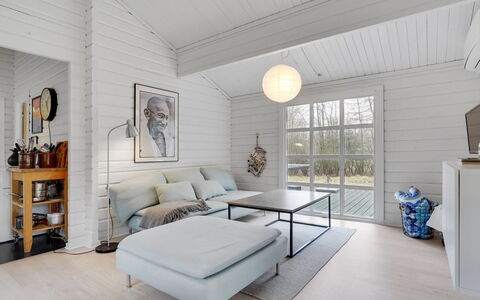 Iulger - 30Km from the Sea: Gulvbelægning, Etage, Loft, Indretning, Countertop, Køkken, Cabinetry, Værelse, Større Bandage, Lysarmatur