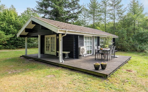 Iulger - 30Km from the Sea: Gulvbelægning, Etage, Loft, Indretning, Countertop, Køkken, Cabinetry, Værelse, Større Bandage, Lysarmatur