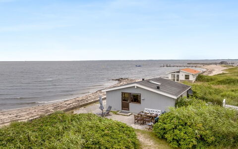 Signhild - 5M to the Fjord: Hav, Udvej, Svømmepøl, Hotel, Altan, Badeby, Ferieby, Villa, Strand, Gelænder