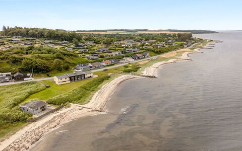 Signhild - 5M to the Fjord: Hav, Udvej, Svømmepøl, Hotel, Altan, Badeby, Ferieby, Villa, Strand, Gelænder