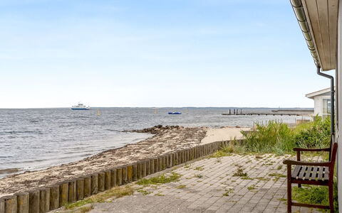 Signhild - 5M to the Fjord: Træ, Hus, Sommerhus, Hjem, Tag, Landdistrikt, Sidespor, Bjælkehytte, Garden Bygninger, Hårdttræ