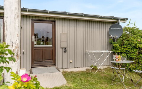 Signhild - 5M to the Fjord: Træ, Hus, Sommerhus, Hjem, Tag, Landdistrikt, Sidespor, Bjælkehytte, Garden Bygninger, Hårdttræ