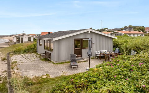 Signhild - 5M to the Fjord: Træ, Hus, Sommerhus, Hjem, Tag, Landdistrikt, Sidespor, Bjælkehytte, Garden Bygninger, Hårdttræ