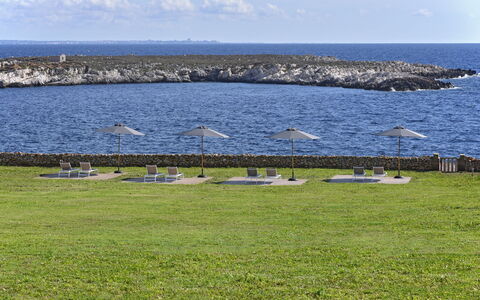 Villa Stornella: Blå, Horisont, Hav, Coastal Og Oceaniske Landskabsformer, Kyst, Ocean, Kyst, Strand, Tropics, Udendørs Møbler