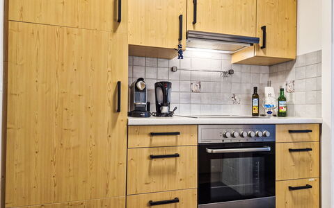 Grubhof: Cabinetry, Møbel, Træ, Gulvbelægning, Køkken, Countertop, Skuffe, Køkken Apparat, Større Bandage, Indretning