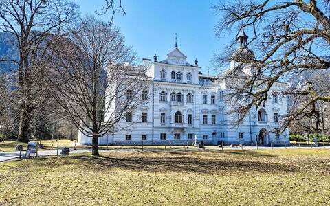 Grubhof: Træ, Milepæl, Palads, Turistattraktion, Vinter, Mansion, Estate, Klassisk Arkitektur, Fryser
