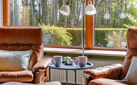 Wildemor - 30Km from the Sea: Møbel, Træ, Indretning, Gulvbelægning, Etage, Stol, Værelse, Loft, Stue, Lejlighed