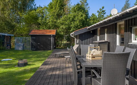 Inga - 300M from the Sea: Hus, Tag, Hjem, Sommerhus, Busk, Bunddække, Estate, Stuehus, Sidespor, Garden Bygninger