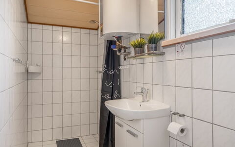 Thorsmod - 1.8Km from the Sea: Møbel, Træ, Indretning, Gulvbelægning, Etage, Stol, Værelse, Loft, Stue, Lejlighed
