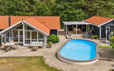 Saija - 2.1Km from the Sea: Sommerhus, Udendørs Møbler, Estate, Skygge, Svømmepøl, Gård, Stuehus, Backyard, Udvej, Garden Bygninger