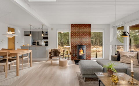 Leonor - 1.8Km from the Sea: Gulvbelægning, Væg, Indretning, Træ, Etage, Møbel, Loft, Trægulve, Stue, Hjem