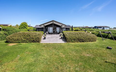 Gertina - 100M from the Sea: Himmel, Tag, Estate, Lawn, Skygge, Landscaping, Villa, Gård, Mansion, Walkway