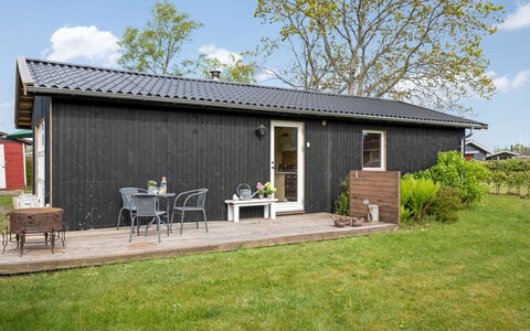 Ilda - 800M from the Sea: Træ, Sommerhus, Dør, Sidespor, Garden Bygninger, Skur, Have, Gård, Backyard, Hårdttræ