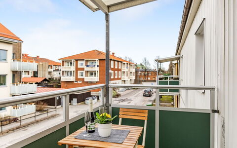 Alegränd: Boligområde, Hjem, Hus, Dør, Lejlighed, Forstad, Altan, Gårdsplads, Gård, Indkørsel