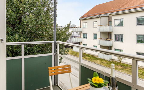 Alegränd: Boligområde, Hjem, Hus, Dør, Lejlighed, Forstad, Altan, Gårdsplads, Gård, Indkørsel