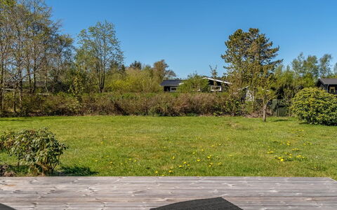 Bedrija - from the Sea: Græs, Grøn, Busk, Land Lot, Have, Bunddække, Skygge, Landscaping, Lawn