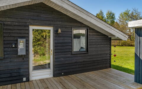 Bedrija - from the Sea: Møbel, Træ, Indretning, Gulvbelægning, Etage, Stol, Værelse, Loft, Stue, Lejlighed