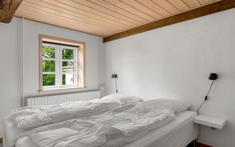 Nette - 15Km from the Sea: Væg, Træ, Soveværelse, Loft, Indretning, Gulvbelægning, Seng, Etage, Sengetøj, Sengetøj