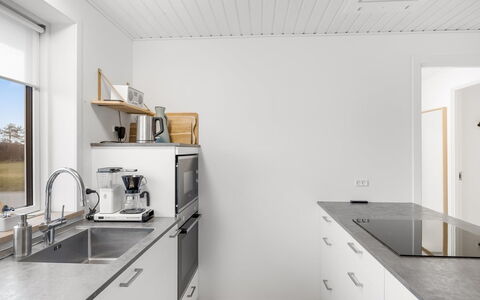Heida - 1.5Km from the Sea: Køkken, Countertop, Indretning, Gulvbelægning, Loft, Træ, Køkken Apparat, Cabinetry, Husholdningsapparat, Etage