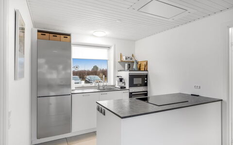 Heida - 1.5Km from the Sea: Køkken, Træ, Gulvbelægning, Køkken Apparat, Etage, Loft, Countertop, Større Bandage, Indretning, Cabinetry