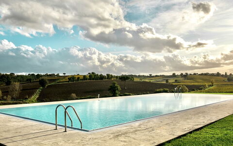Loft Borgo Syrah: Blå, Svømmepøl, Kompositmateriale, Udvej, Udendørs Møbler, Skygge, Thermae, Water Feature, Ferieby, Eco Hotel