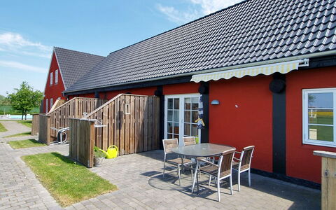 Hinrich - 4.5Km from the Sea: Arkitektur, Tag, Hjem, Kompositmateriale, Dagslys, Sidespor, Indkørsel