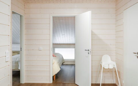 Villa Lumo: Gulvbelægning, Etage, Træ, Trægulve, Loft, Indretning, Dør, Laminat Gulv, Hjem, Hårdttræ