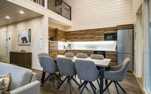 Villa Lumo: Møbel, Indretning, Træ, Gulvbelægning, Loft, Couch, Etage, Stue, Trægulve, Lejlighed
