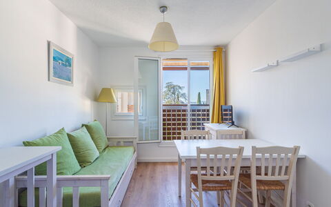L'île D'Or: Møbel, Lejlighed, Hjem, Altan, Bejdse, Skygge, Stol, Eco Hotel, Udendørs Møbler, Stueplante